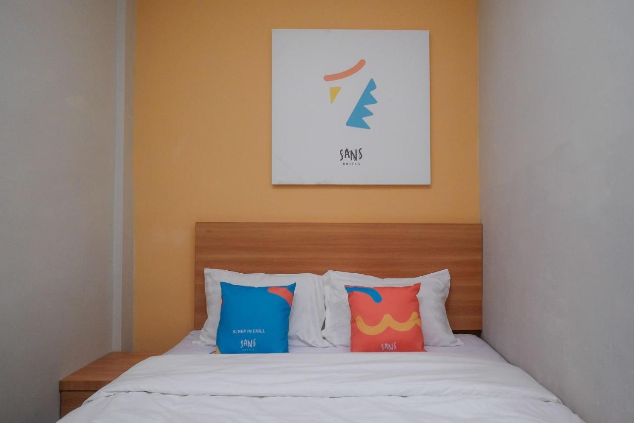 Sans Hotel Tiga Putri Semarang By Reddoorz Екстериор снимка