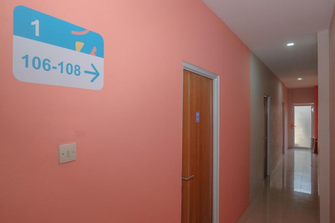 Sans Hotel Tiga Putri Semarang By Reddoorz Екстериор снимка